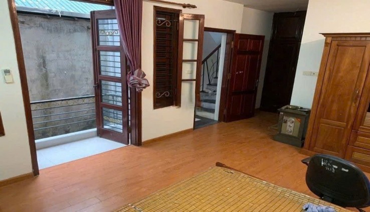 Cho thuê nhà mới đẹp Giáp Bát 40m2, 5 tầng, 3 ngủ khép kín, 13.5tr
